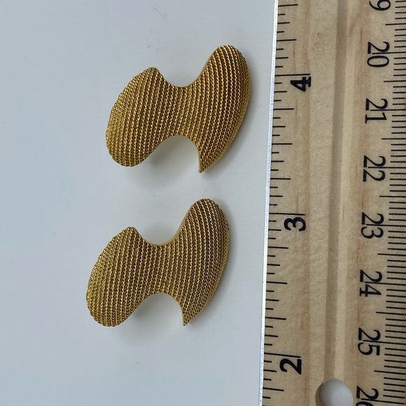 Park Lane Earrings Gold Tone Mesh Swirls - Picture 4 of 4